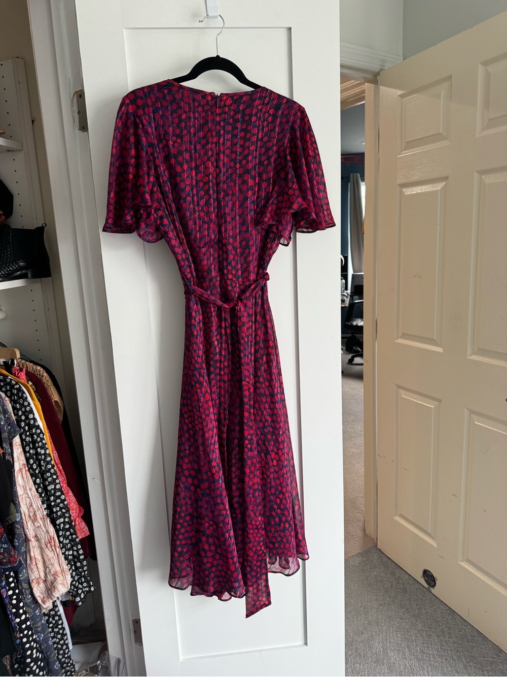 Tahari red and Navy Printed Flutter-Sleeve Midi Dress